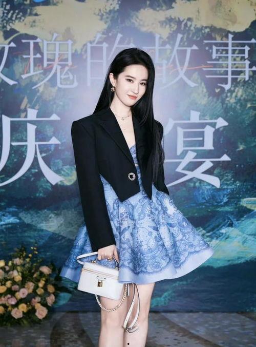 刘亦菲爆料最新情况,揭秘演艺生涯背后的心酸历程  第1张